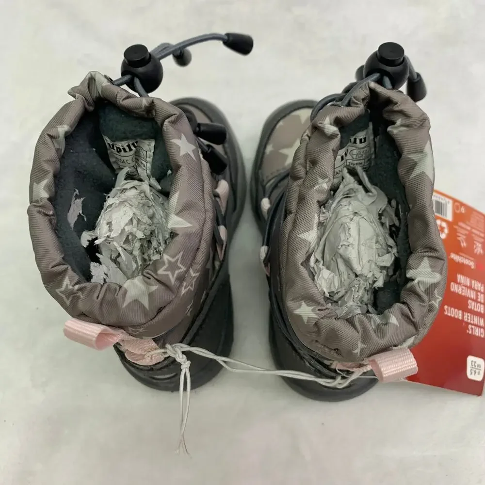 NWT 3M Scotchlite Toddlers Girls 6.5 Winter Boots Gray Snowflakes Waterproof